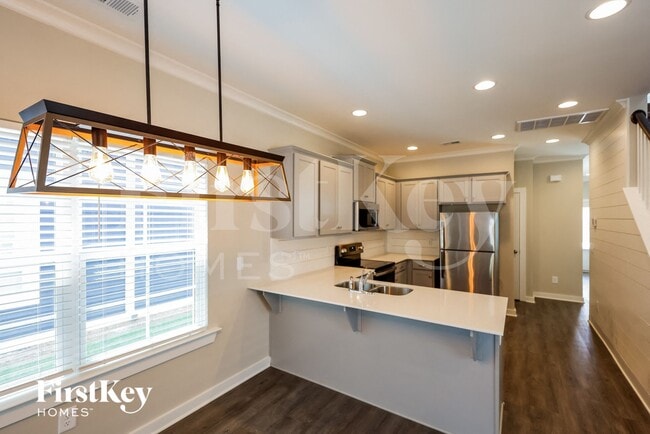 Photo - 211 Creek Run Way