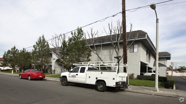 Photo - 1400 Peckham St.