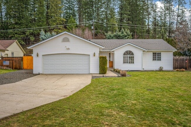 Building Photo - Hayden Rancher with RV parking
