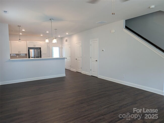 Photo - 811 Justice Ave