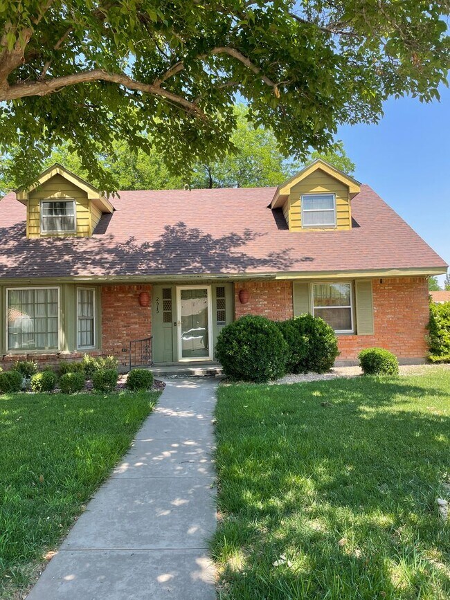 Photo - Large pet friendly home!