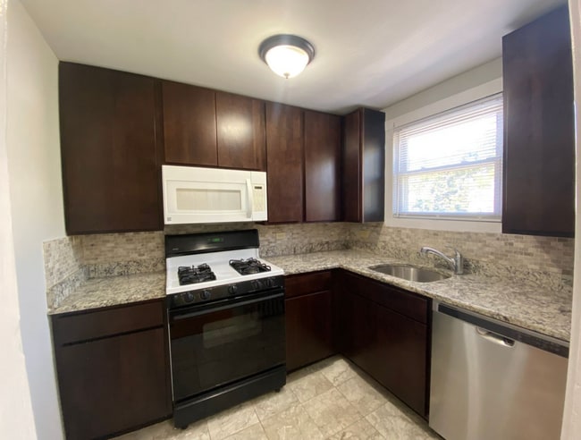 4210 N Kilpatrick Ave Unit 2F