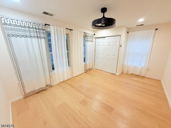 Photo - 2088 Edward Ct