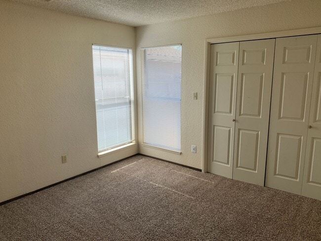 Photo - LABOR DAY SPECIAL - 2 WEEKS FREE RENT!!Character abound in this 3/2