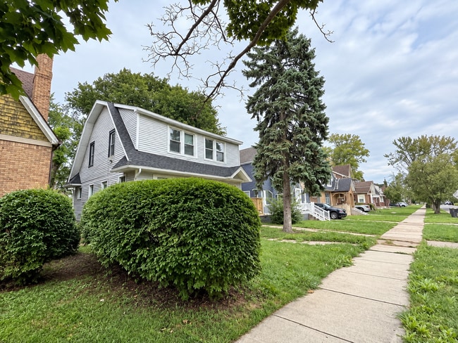 4368 Buckingham