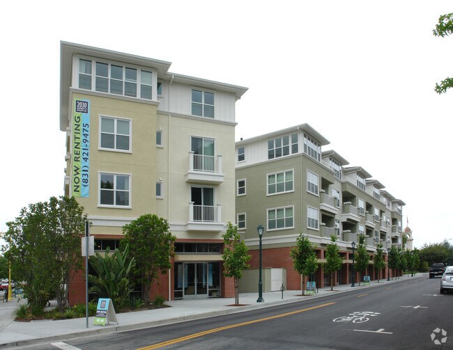 Photo - 2030 N Pacific Ave