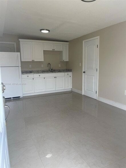 Photo - 4617 Navarre Ave Unit B