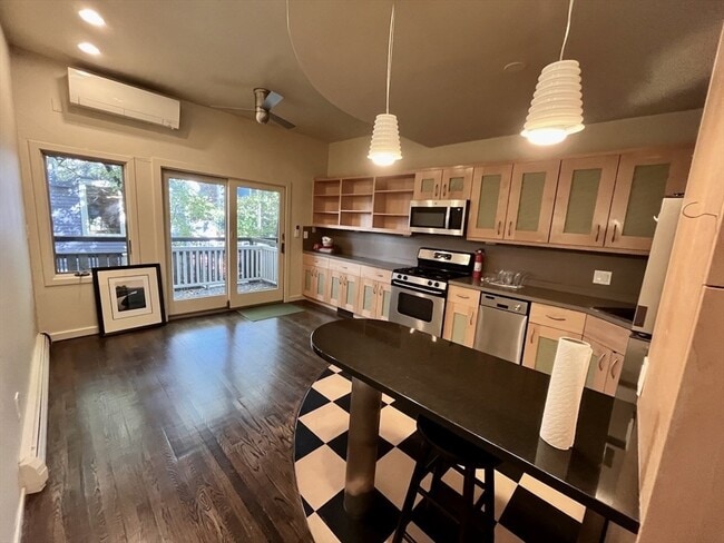 Building Photo - 44 Gorham St Unit 44