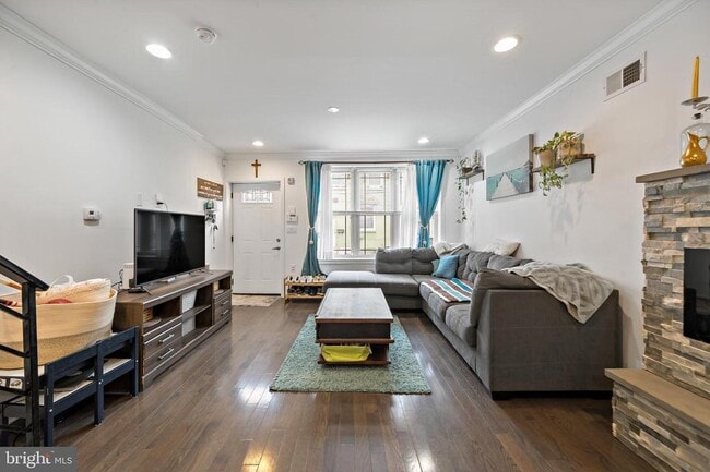 Building Photo - 1214 S Bonsall St