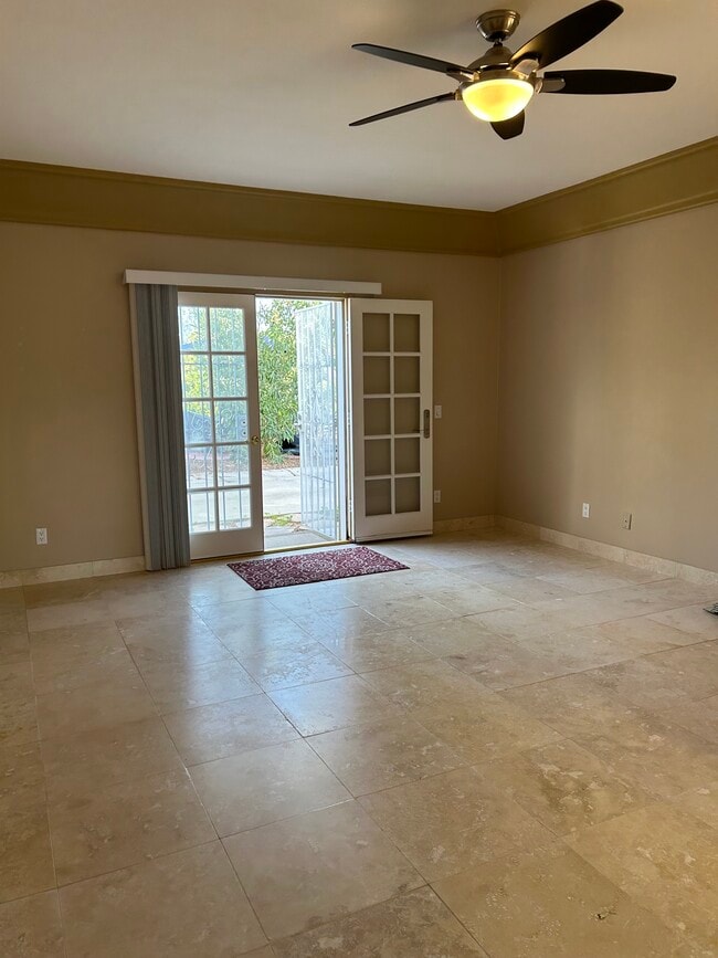 Entrance - 34545 Linda Rosea Rd Unidad Harris Ranch Quest Suite