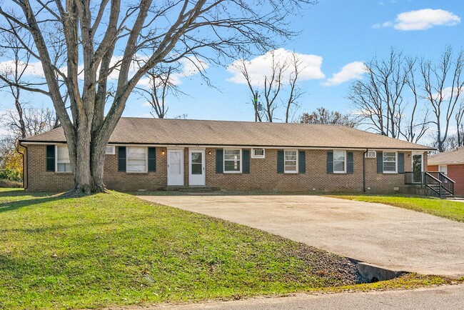 Building Photo - 110 Tandy Dr Unit B