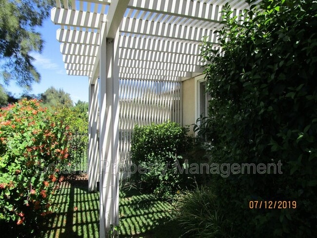 Photo - 451 Edgewood Dr