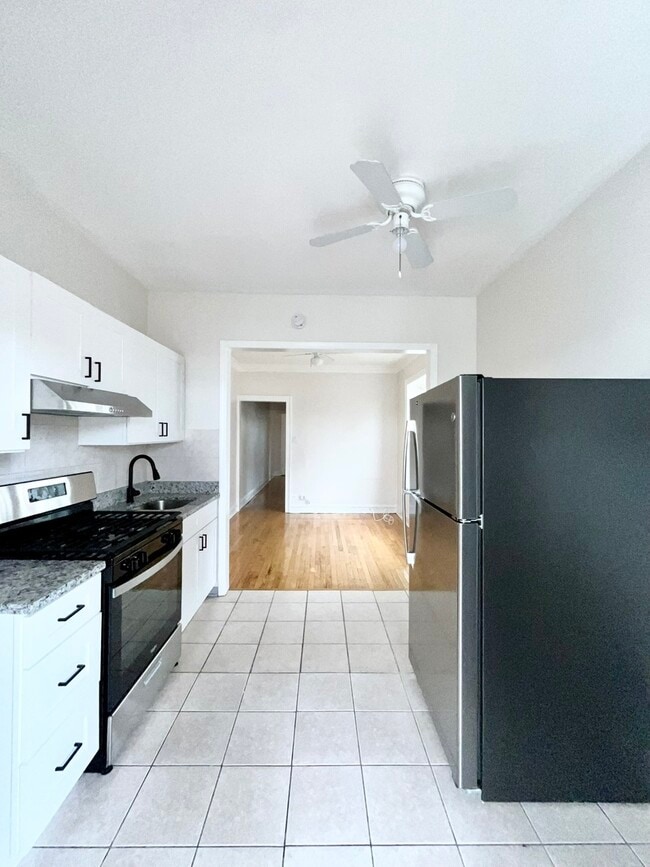 Photo - 2140 N Kildare Ave Unit 3