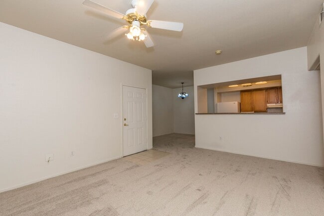 Photo - Lovely 1 Bedroom Condo For Rent Unidad 1070