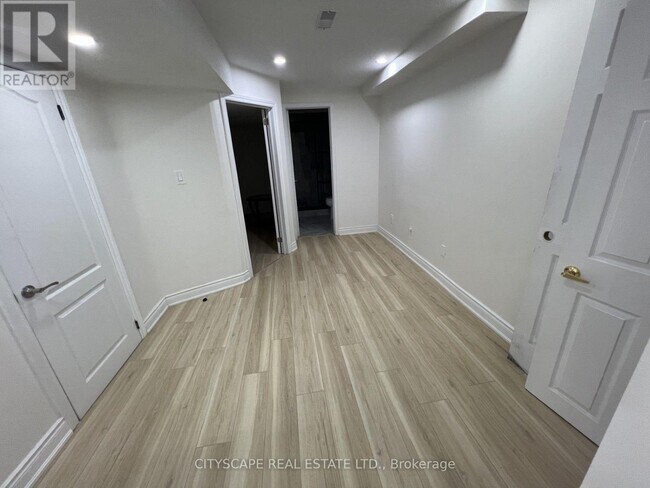 Photo - 637 Dolly Bird Ln