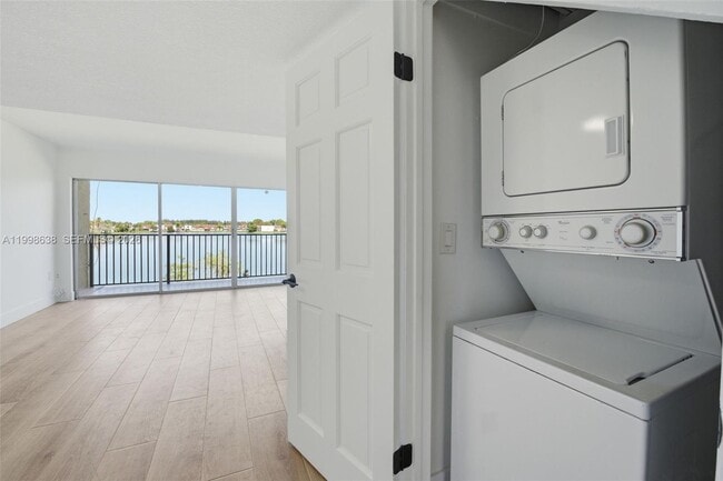 Photo - 315 NW 109th Ave Unidad 205