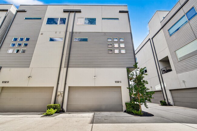 Photo - 1232 W 24th St Unidad C