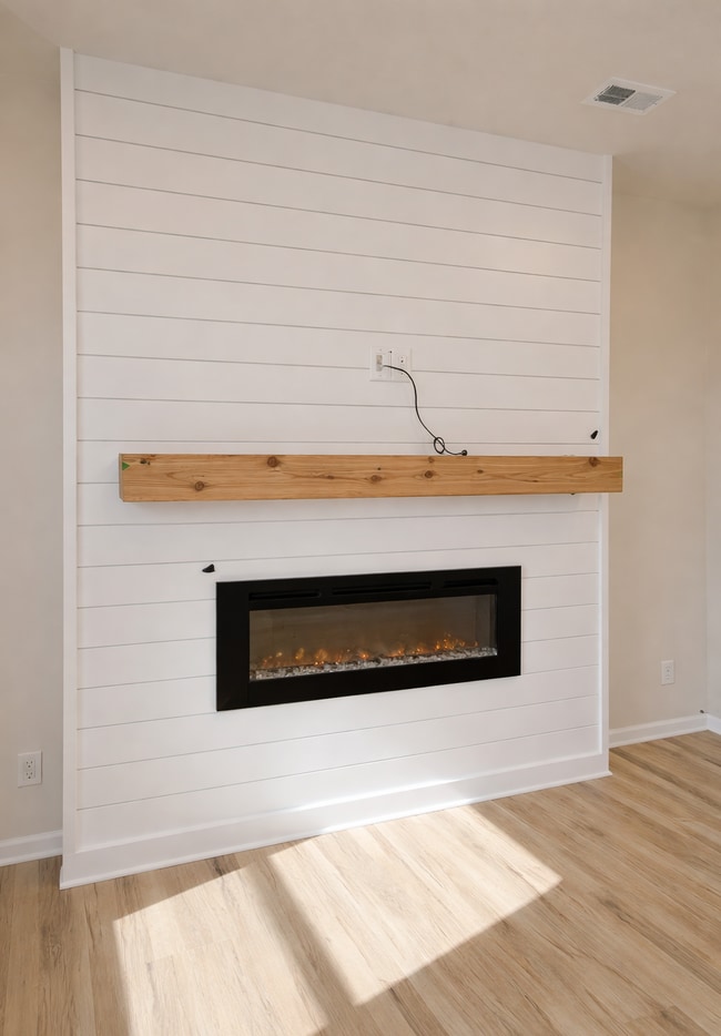 Photo - 5015 Weddington Rd