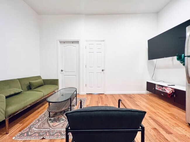 Furnished room/NOT APARTMENT