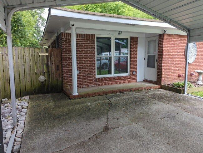 Building Photo - 4222 Ealy Rd Unit 4222 Ealy Road B Rental