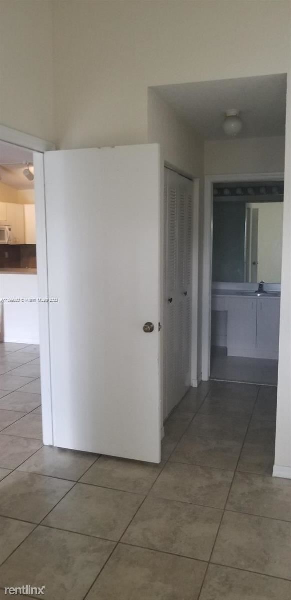 Photo - 3 br, 2 bath House - 11416 SW 17th Ct