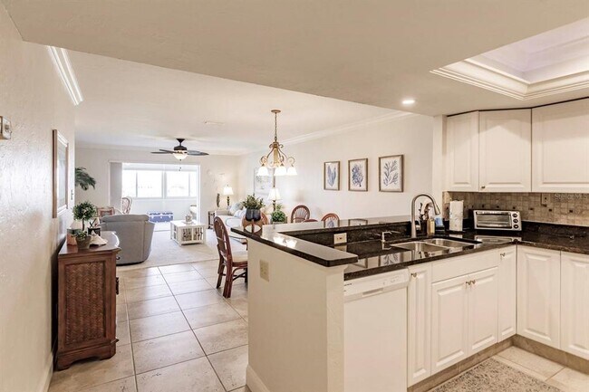 1125 W Peppertree Dr Unit 605