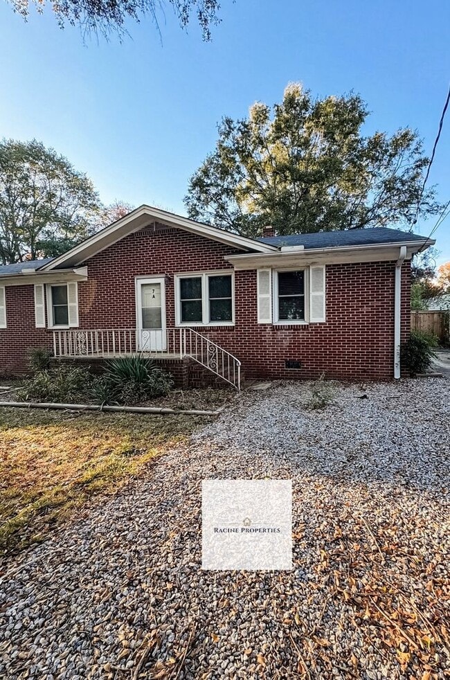 Building Photo - 7 Bristol Dr Unit 7A