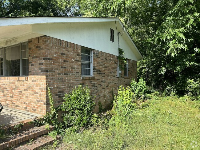 Building Photo - 351 S Locust Rental