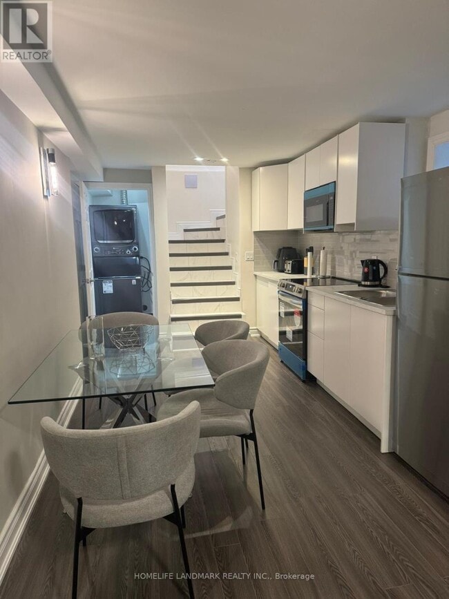 Photo - 94 Houseman Crescent