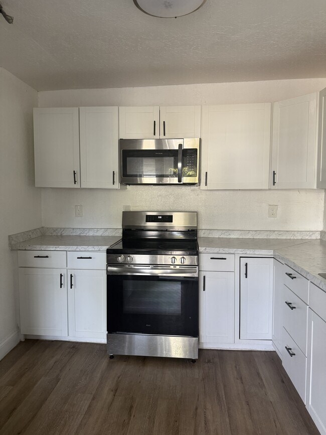 Photo - 1154 W 22nd St