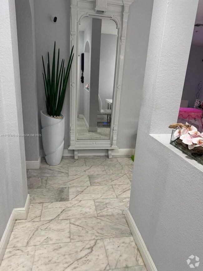 Building Photo - 4301 SW 160th Ave Unit 215 Rental