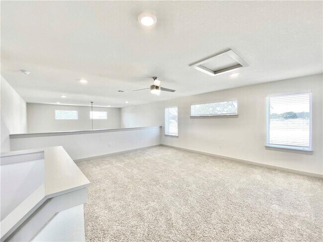 Photo - 100 Geminiflora Bend