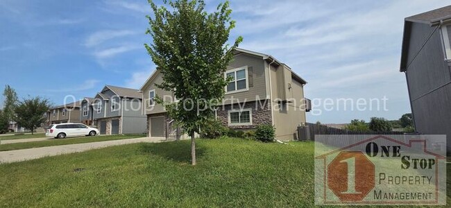 Photo - Beautiful 4 bedroom, 3 bathroom home in Raymore!