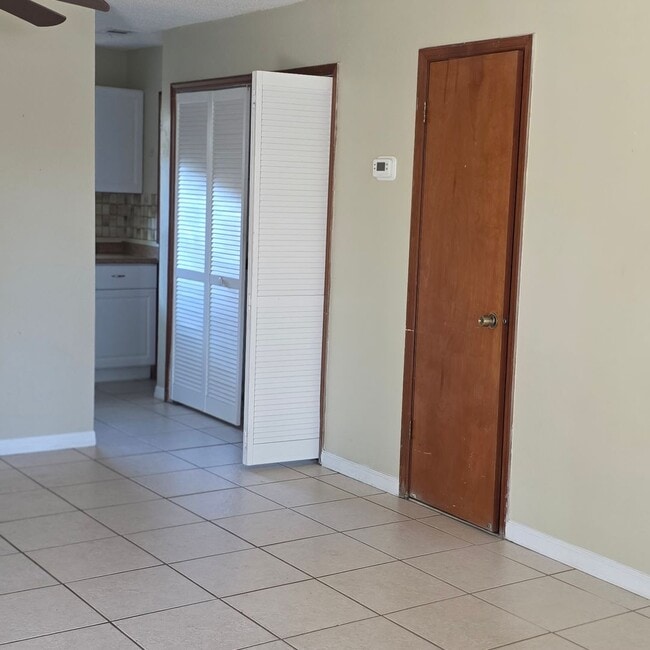 Photo - 484 Tamarac St