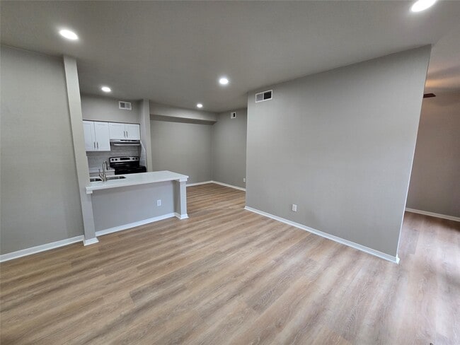 Photo - 1818 Augusta Dr Unit 15
