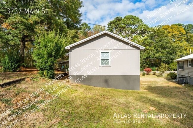 Photo - 3737 Main St