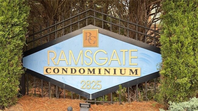 Building Photo - 2825 Ne Expressway Unit O2