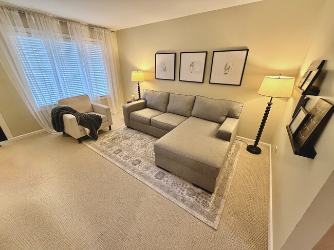 Photo - 425 Spivak Drive