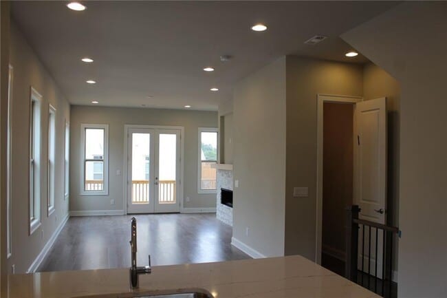 Photo - 4761 Roswell Rd