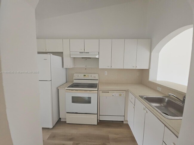 Photo - 1241 SE 29th St Unit 205-27