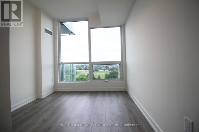 Photo - 10 De Boers Dr Unité 908