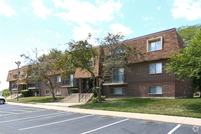 Lorlyn of Batavia Apartments For Rent in Batavia, IL | ForRent.com