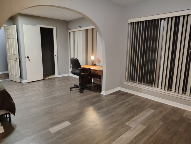 Photo - 6172 Whitman Ave