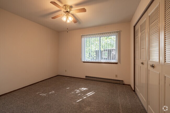 2BR, 1BA Second Bedroom