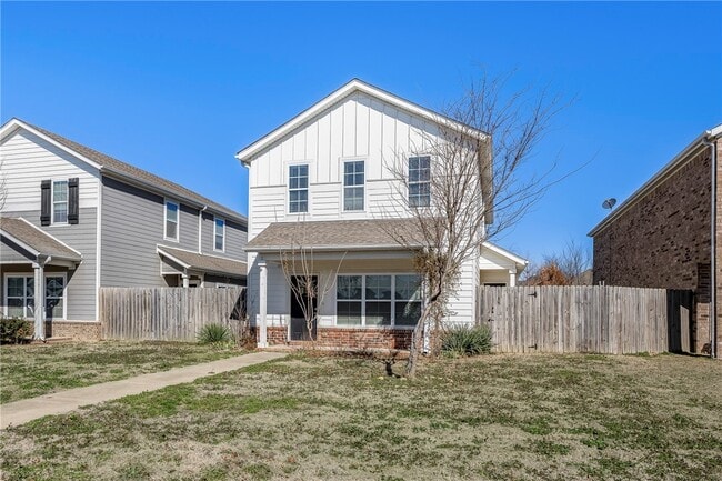 Photo - 121 Carrington Ave