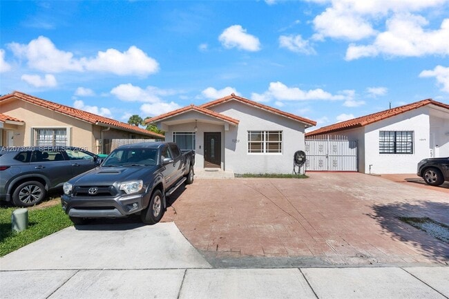 Building Photo - 11259 NW 88th Ave Unit -