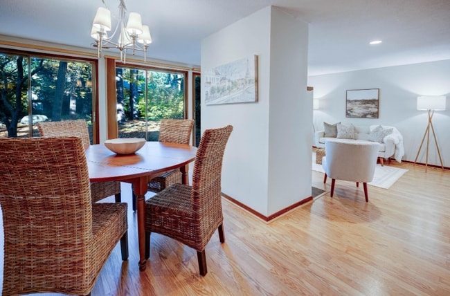 Photo - 546 Great Elm Way