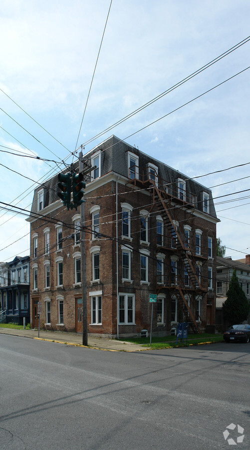 Photo - 501 Union St Apartments