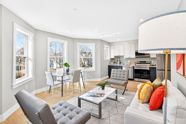 Building Photo - 584 Cambridge St Unit 8