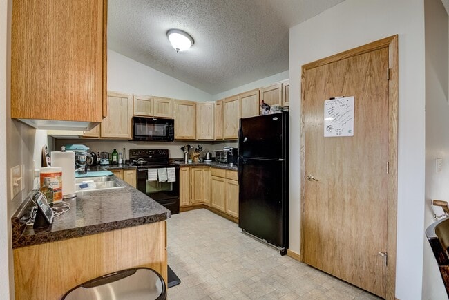 Photo - 1879 Southridge Ave